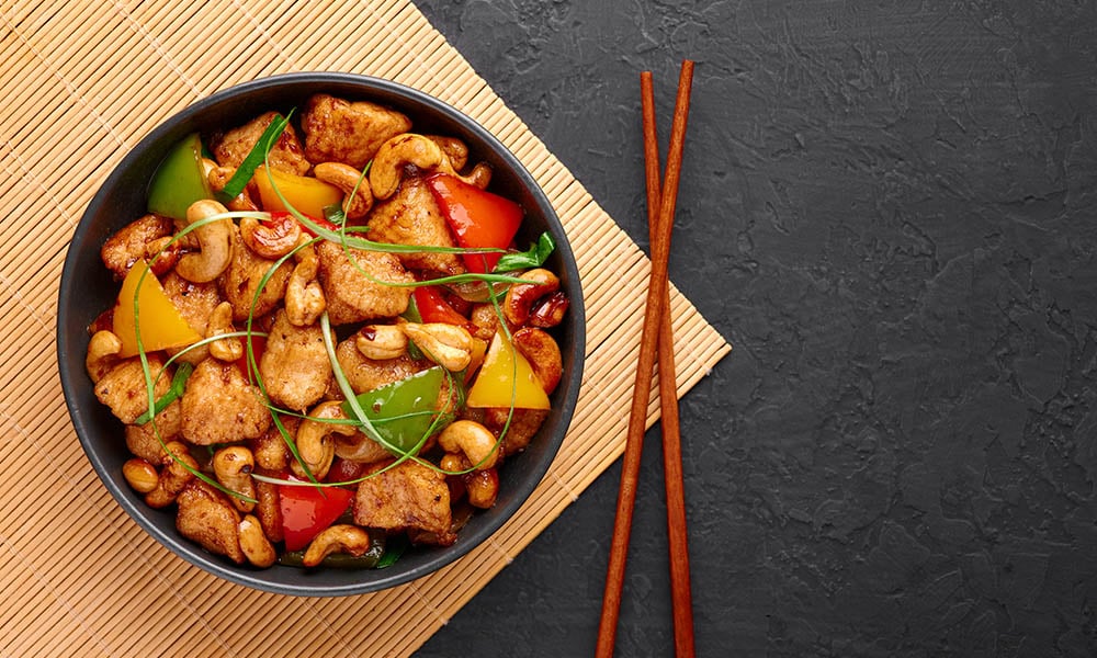bowl of chicken stir-fry for muscle growth