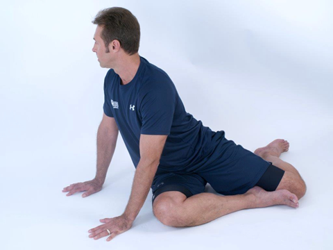 back rotation dynamic stretch - flexibility training